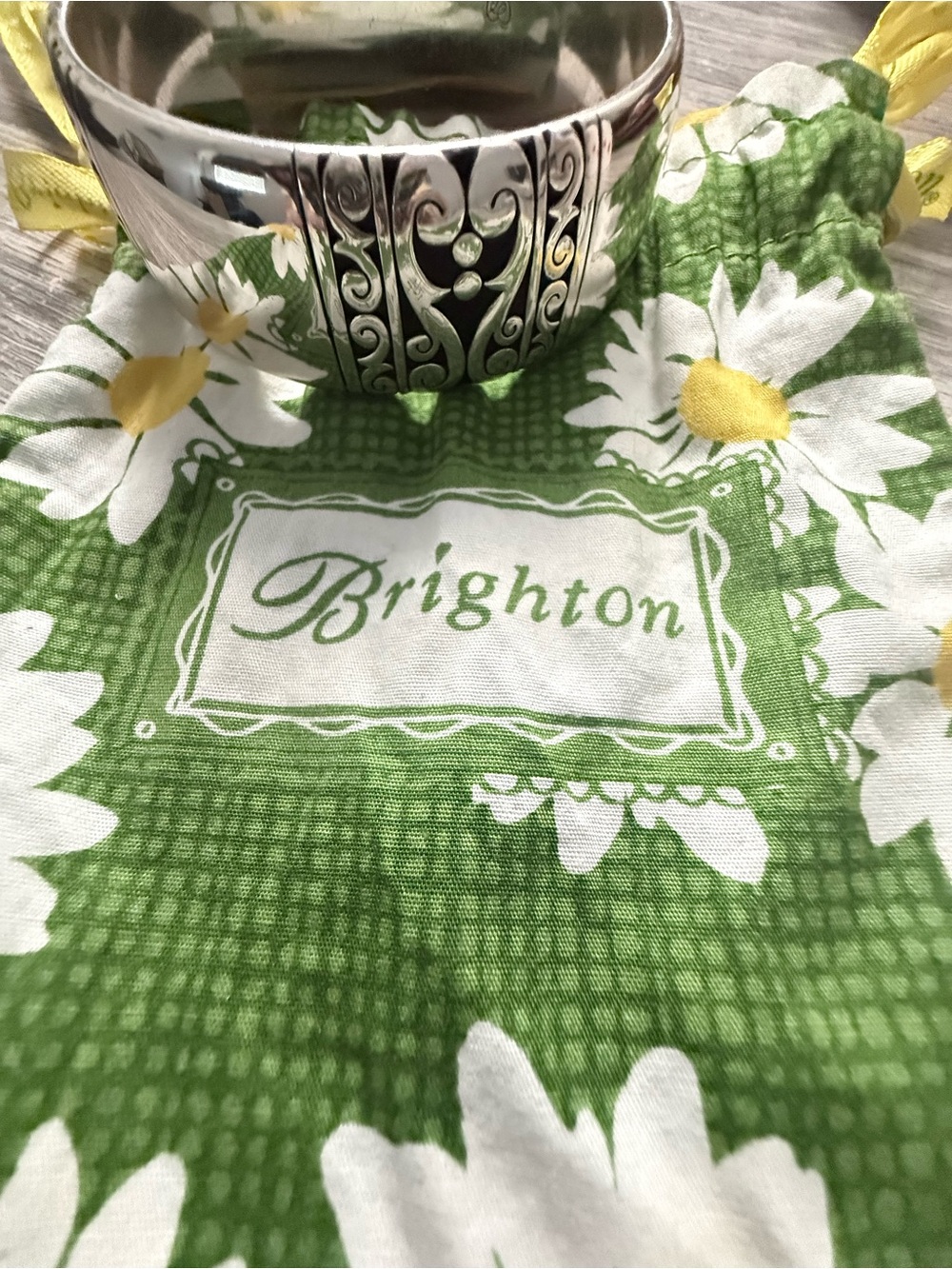 Retired Brighton Diva Heart Bangle - Picture 2 of 7
